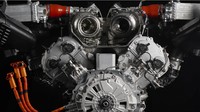 Mesin ini dijelaskan dirancang langsung di SantAgata Bolognese, dan mesin V8 twin-turbo ini memang dilahirkan untuk melampaui performa dan keseruan berkendara Huracán saat ini. Foto: doc. Lamborghini