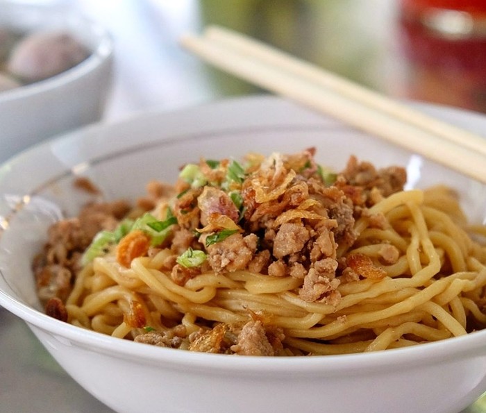 Bosan Makan Daging? Yuk, Jajan 5 Mie Ayam Legendaris Tersohor di Bogor Ini!