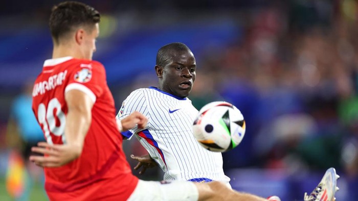 DUSSELDORF, GERMANY - JUNE 17: Ngolo Kante of France during the UEFA EURO 2024 group stage match between Austria and France at Dusseldorf Arena on June 17, 2024 in Dusseldorf, Germany.(Photo by Robbie Jay Barratt - AMA/Getty Images)