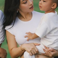 Melalui akun Instagram pribadinya Nikitaa Willy membagikan kabar bahagia kehamilan anak keduanya. Kabar tersebut dibagikan bersamaan dengan beberapa potret dirinya yang terlihat tengah memamerkan baby bump di perutnya. Foto: Instagram/@nikitawillyofficial94