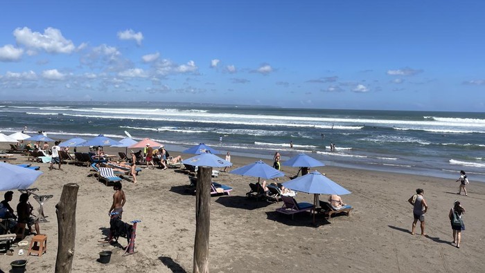 Pantai Batu Bolong di Bali