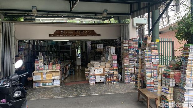Pasar Buku Kwitang