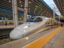 Penampakan Kereta Cepat Hong Kong-Beijing yang Resmi Beroperasi