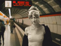 Ketika Photoshop Sulap ikon Klasik Jadi Influencer