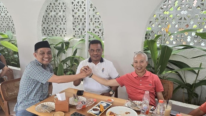Ketua Demokrat Pinrang Muhtadin (kiri), Ketua Golkar Pinrang Usman Marham (tengah) dan Ketua Gerindra Pinrang Abdy Baramuli (kanan).