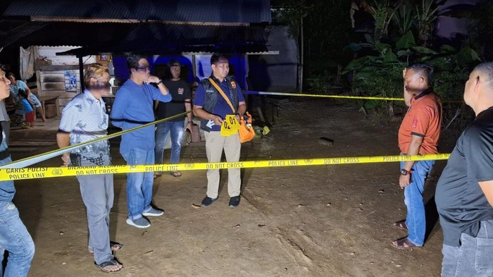 Polisi melakukan olah TKP tempat duel maut pria di Lubuklinggau