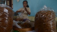 Jasa pembuatan abon sapi ini dikenai biaya Rp40 ribu per kilogram. 