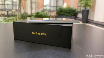 Sedangkan sisi sebaliknya polos tidak ada tombol apa pun. Foto: Rachmatunnisa