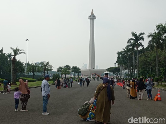 Sebanyak  4.556 orang tercatat sudah berkunjung hingga pukul 12.00 WIB hari ini (Taufiq Syarifudin/detikcom)