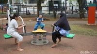 Tebet Eco Park menjadi salah satu alternatif destinasi wisata di Jakarta yang dapat dikunjungi warga untuk mengisi waktu libur bersama kelurga