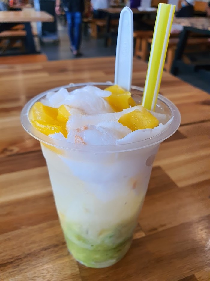 Slurpp! 20 Es Teler Manis Segar Ada di Sini