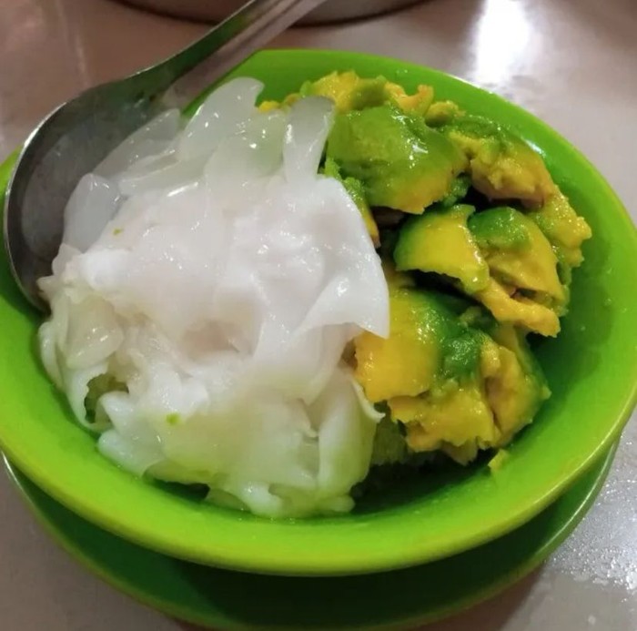 Slurpp! 20 Es Teler Manis Segar Ada di Sini Slurpp! 20 Es Teler Manis Segar Ada di Sini