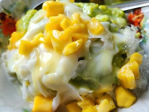 Slurpp! 20 Es Teler Manis Segar Ada di Sini