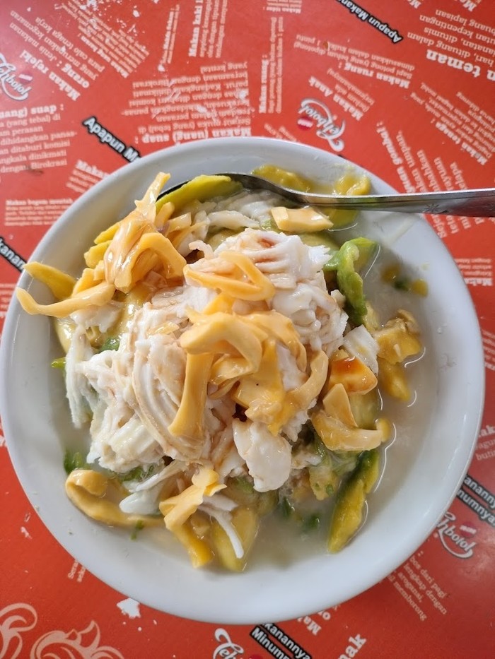 Slurpp! 20 Es Teler Manis Segar Ada di Sini