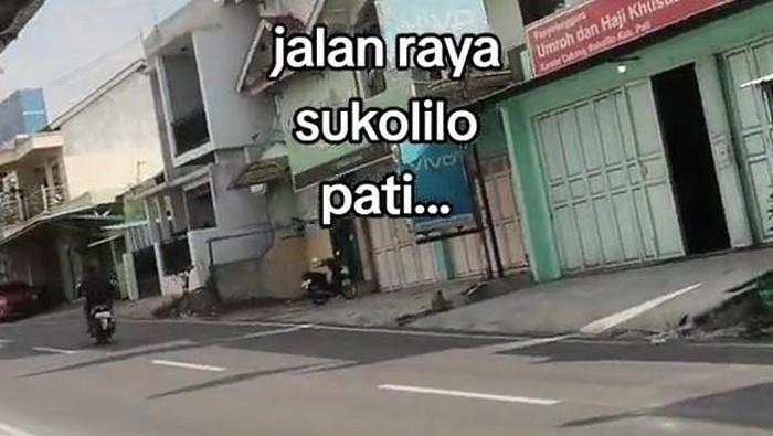 VIdeo bernarasi kondisi jalanan Sukolilo, Pati, kini lengang.