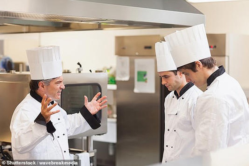 10 Tanda Restoran dengan Makanan Tak Enak dan Pelayanan  Buruk 10 Tanda Restoran dengan Makanan Tak Enak dan Pelayanan  Buruk