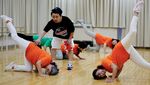 Aksi Nenek-nenek di Jepang Semangat Ikut Kelas Breakdance