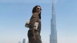 Penampilan Angel Karamoy Curi Perhatian Liburan ke Dubai Usai Operasi Plastik