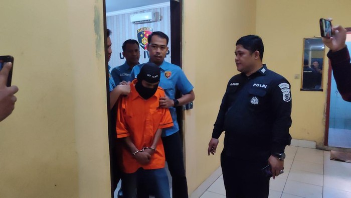 Ayah kandung gorok balita di Serang (Bahtiar/detikcom)