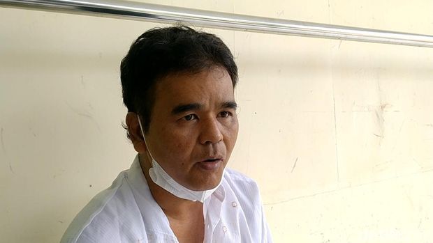 Ayah MG, remaja laki-laki yang ditemukan tewas di Sungai Sambong, Kabupaten Batang, Rabu (19/06) pagi.