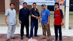 Berbagi Daging Kurban kepada Warga Cilincing
