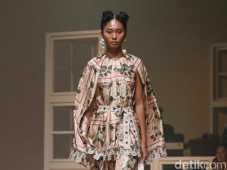 Foto: Koleksi Terbaru Biyan Spring/Summer 2025, Terinspirasi Keindahan Bunga