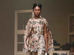 Foto: Koleksi Terbaru Biyan Spring/Summer 2025, Terinspirasi Keindahan Bunga