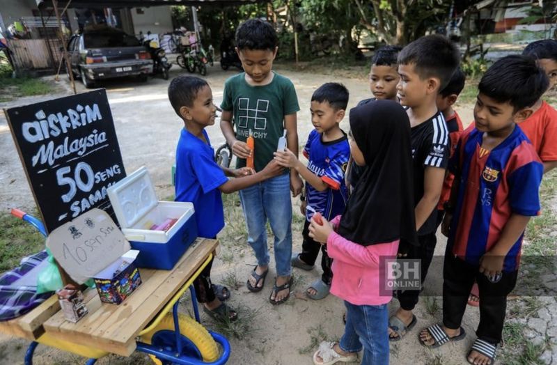 Keren! Bocah 7 Tahun Pilih Berjualan Es untuk Belajar Berhitung