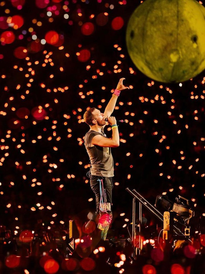 Coldplay Coldplay saat manggung di Manila.