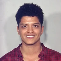 Pada 19 September 2010, Bruno Mars ditangkap di kamar mandi di Hard Rock Hotel & Casino Las Vegas. Pelantun Just The Way You Are itu didakwa atas kepemilikan narkotika. Dia mengakui memiliki 2,6 gram kokain tetapi lolos dari hukuman penjara setelah melakukan 200 jam pelayanan masyarakat. Foto: Instagram