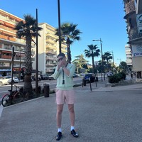 Sulit dipahami orang awam. Go Kyung Pyo akhirnya menjelaskan gaya berpakaiannya saat tampil di acara televisi ‘The Seasons: ZICO’s Artist’ pada Jumat (14/6/2024). Foto: dok. Instagram @kopular