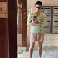 Go Kyung Pyo kerap membagikan foto OOTD di Instagram. Salah satunya viral memperlihatkan aktor 34 tahun itu memakai celana kulot yang disangka rok panjang. Foto: dok. Instagram @kopular