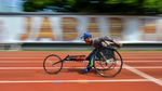 Gigihnya Atlet Balap Kursi Roda Latihan untuk Peparnas 2024