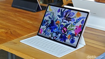 Pemesan pre-order dijanjikan bonus senilai Rp 3.300.000 berupa nearlink keyboard, M-Pencil 3rd Generation, mouse, Layanan Servis VIP garansi selama 1 tahun, dan Bunga Cicilan 0% selama 12 bulan. Foto: Adi Fida Rahman/detikINET
