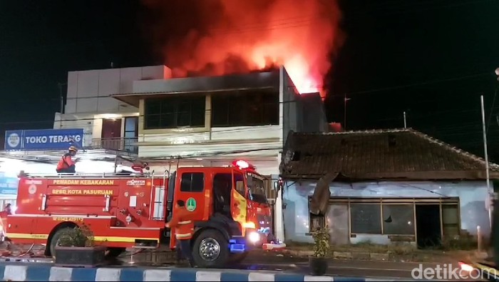 Kebakaran toko sembako di Pasuruan