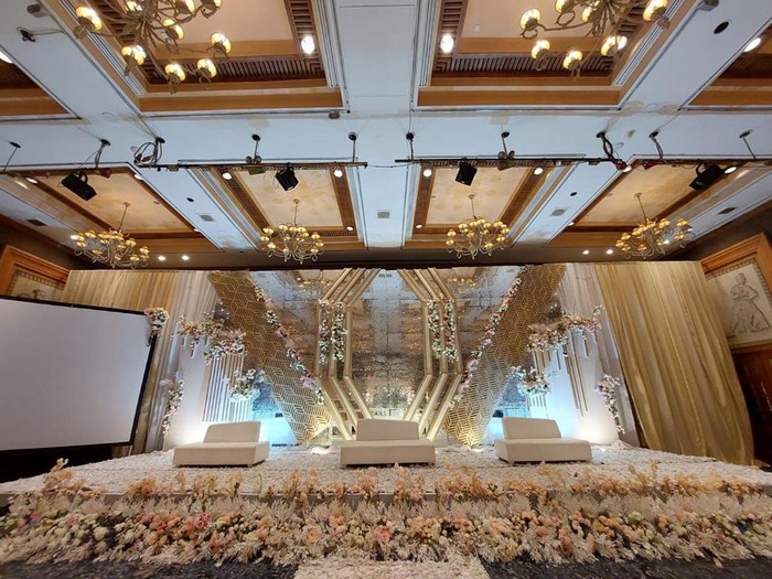 Kisah pengantin yang membatalkan pernikahan H-1 minggu. Unggahan tersebut langsung viral di TikTok