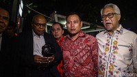 Kusnadi menuturkan selama 8 jam diperiksa, dirinya diberi makan dua kali oleh penyidik KPK.