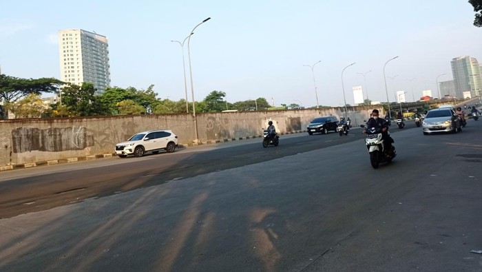 Pasca Libur Idul Adha, Jalan TB Simatupang Tetap Ramai Lancar