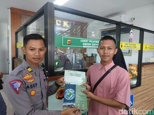 Cerita Lela, Bikin SIM dan SKCK di Cirebon Bisa Bayar Pakai Sampah