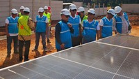 Proyek ini merupakan kolaborasi PT PLN Batam dengan PT Aruna Cahaya Pratama (Aruna PV).  