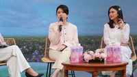 Menanggapi kebutuhan tersebut, Anastasia Pamela, Marketing Manager Fabric Care Category WINGS Group Indonesia menyebut bahwa Wings Care melalui merek detergen SoSoft, meluncurkan inovasi terbarunya, yaitu SoSoft 2in1 Detergen Tumbuhan plus Softener. Dengan menggunakan formula BotaniBlend yang mengandung bahan aktif tumbuhan sampai 90%, SoSoft 2in1 mampu mengangkat noda dan membersihkan pakaian secara optimal tanpa membuat tangan terasa panas dan kasar.