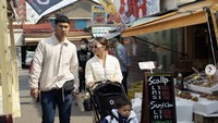 Kalau ini potret liburan ala Nikita Willy saat ke Hakodate, Hokkaido, Jepang. Mereka terlihat menyambangi pasar seafood yang menjual kerang dan tiram. Foto: Instagram nikitawillyofficial94