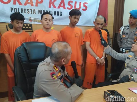 Pelaku tawuran dari geng Tim Ngaji saat dihadirkan di konferensi pers Polresta Magelang, Rabu (19/6/2024).