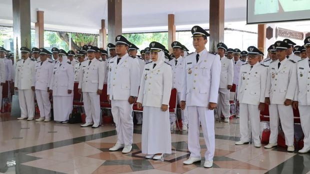 Pelantikan Pengukuhan dan Penyerahan Surat Keputusan Perpanjangan Masa Jabatan Kepala Desa di Kabupaten Wonogiri.