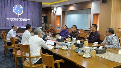 Pemkot Denpasar melakukan audiensi terkait business plan jangka panjang Pelabuhan Sanur di kantor Kementerian Perhubungan, Rabu (19/6/2024). (Foto: Istimewa/Pemkot Denpasar)