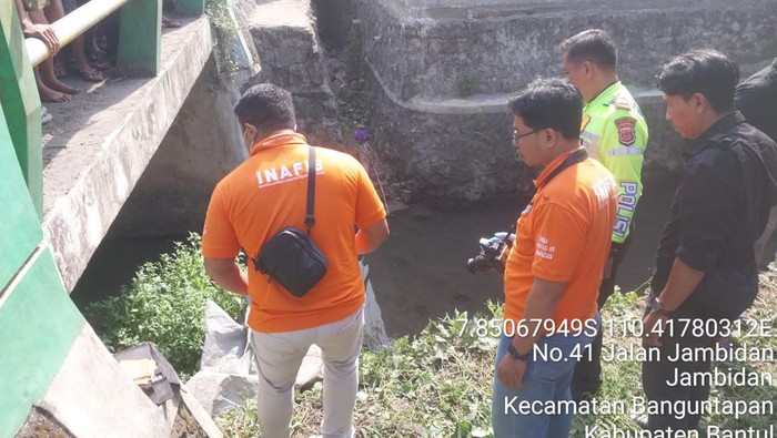 Pemotor meninggal dunia usai menabrak talut jembatan di Jambidan Lor, Jambidan, Banguntapan, Bantul.