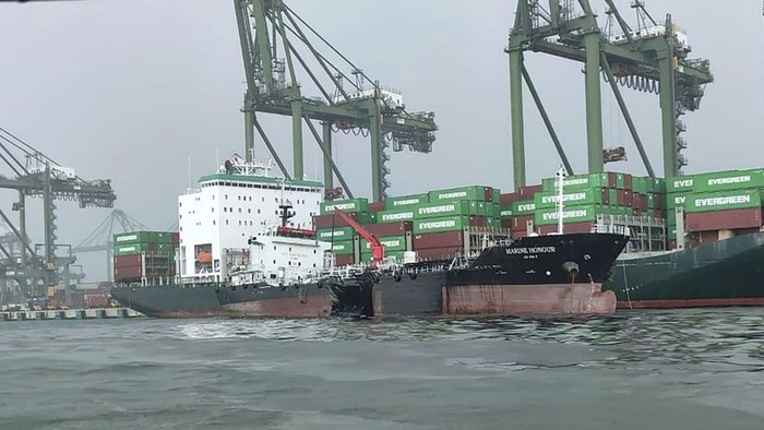 This photo released on Friday, June 14, 2024, by Maritime and Port Authority of Singapore, shows dredger Vox Maxima at Singapore Port in Singapore. (Singapore Maritime and Port Authority of Singapore via AP)