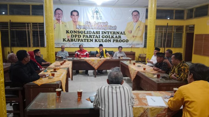 Pertemuan Golkar dan PDIP di Kantor Sekretariat Golkar Kulon Progo, Selasa (18/6/2024).