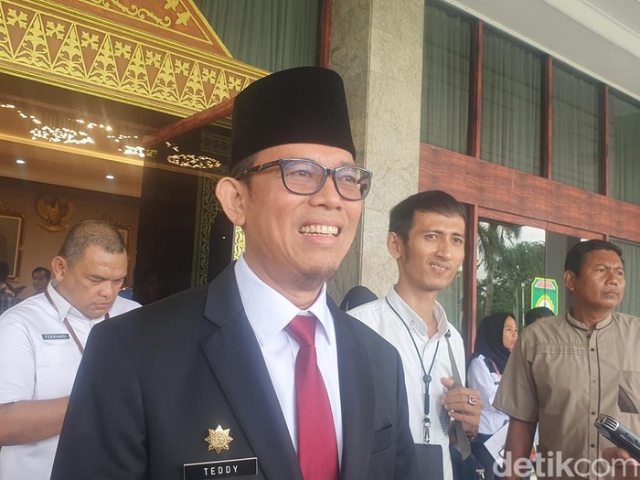 Pj Bupati OKU, Teddy Meilwansyah.