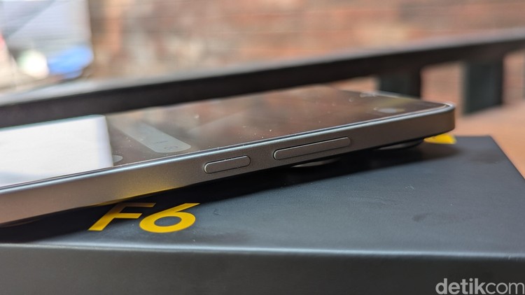Poco F6